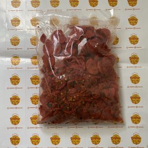Sosis goreng renyah berbalut bumbu pedas gurih. Siap makan, cocok untuk camilan atau lauk cepat saji.